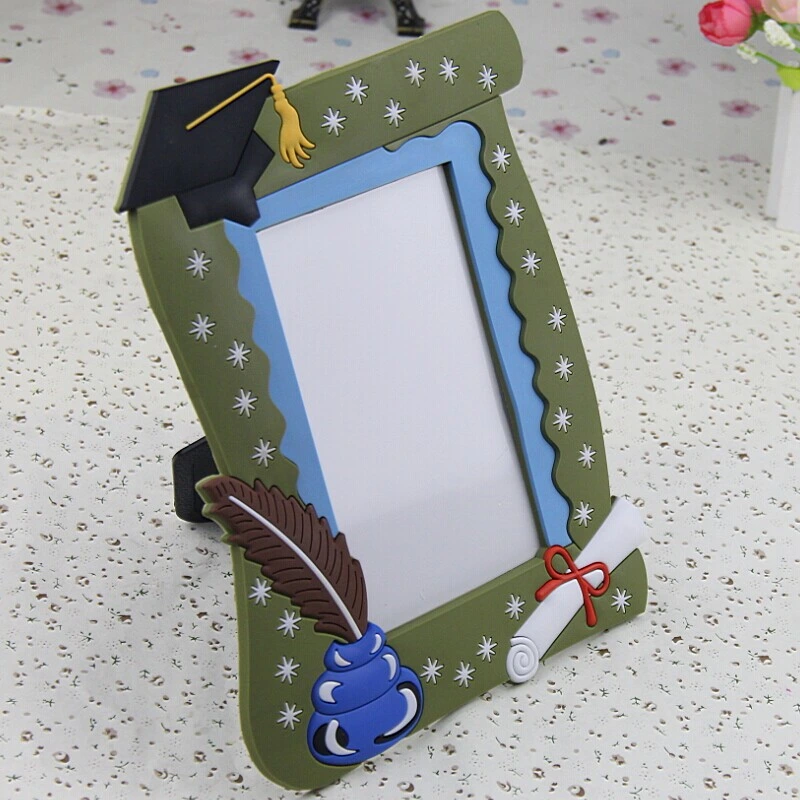 Wholesale and Customize Hot Selling PVC Plastic Students Bachelor Promotional Photo Frame